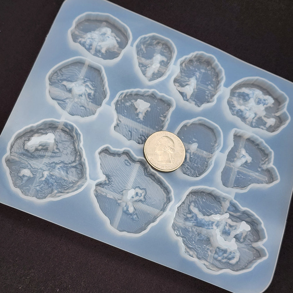 
            
                Load image into Gallery viewer, Mini Geode Palette Mold
            
        