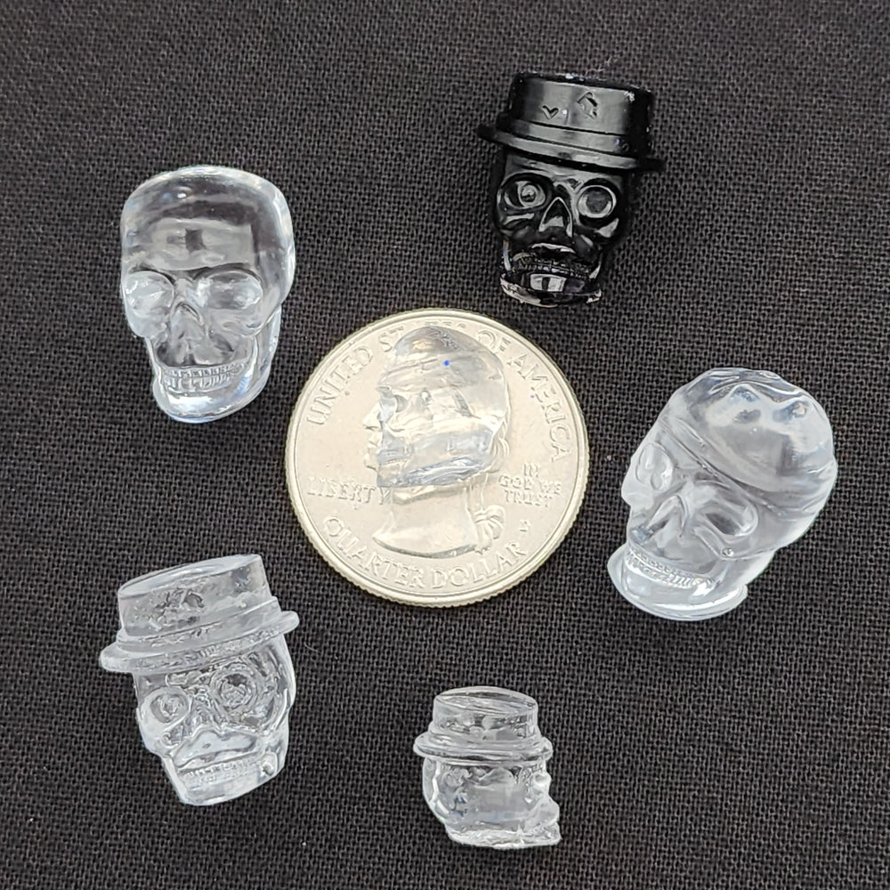 
            
                Load image into Gallery viewer, The Cute But Creepy Collection - Tiny Skull Molds
            
        
