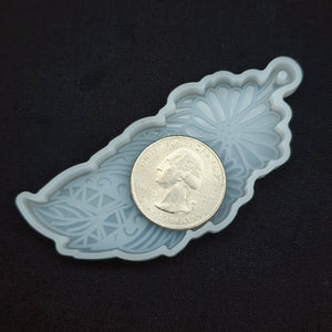 
            
                Load image into Gallery viewer, Floral Feather Keychain Mold
            
        