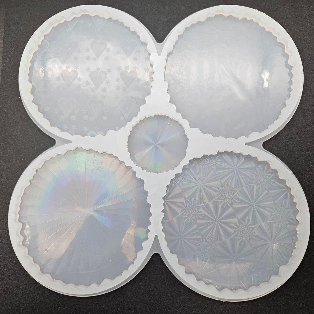 
            
                Load image into Gallery viewer, 4-Cavity Holographic Scalloped Coaster Mold
            
        