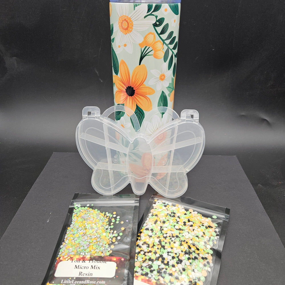 
            
                Load image into Gallery viewer, Dream of Daisies - Resin Rhinestone Tumbler Bundle
            
        