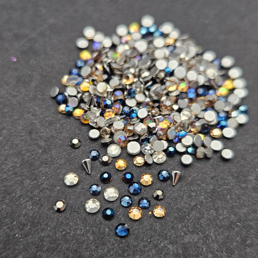 
            
                Load image into Gallery viewer, Itty Bitty Glass Rhinestones - Dancing In The Moonlight
            
        