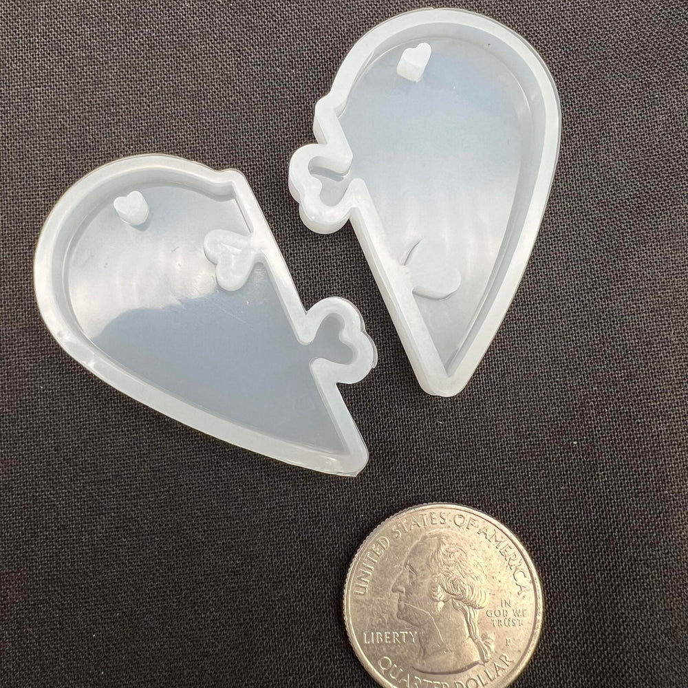 
            
                Load image into Gallery viewer, Best Friends Heart Keychain Mold
            
        