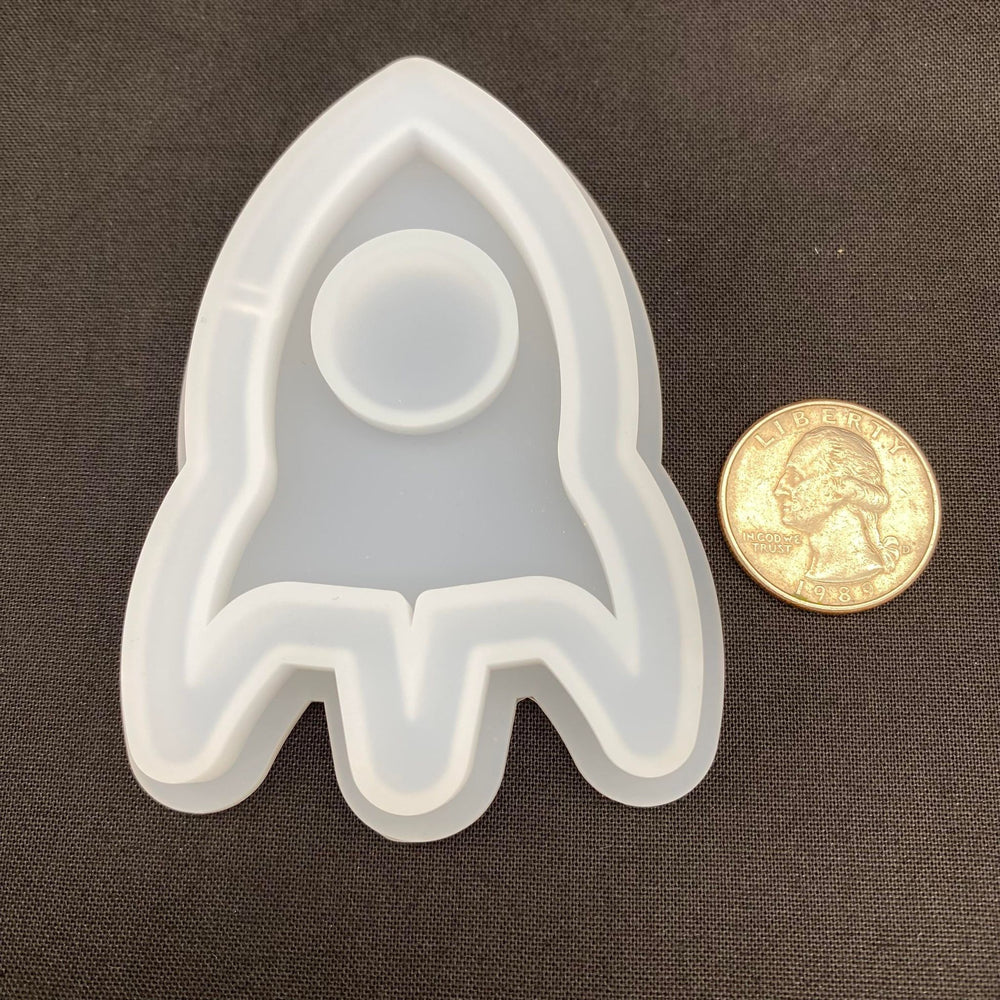 
            
                Load image into Gallery viewer, Spaceship Shaker Mold
            
        