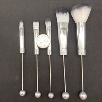 
            
                Load image into Gallery viewer, DIY Beadable Makeup Brush Set
            
        