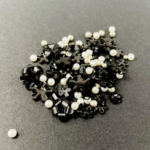 
            
                Load image into Gallery viewer, Tiny Flowers &amp;amp; Pearls - Black
            
        