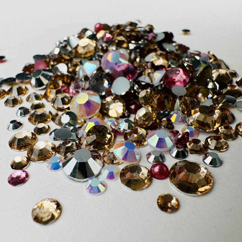 
            
                Load image into Gallery viewer, Multicolored RESIN Rhinestone &amp;amp; Half Pearl Mini Mix - Soft Sands
            
        