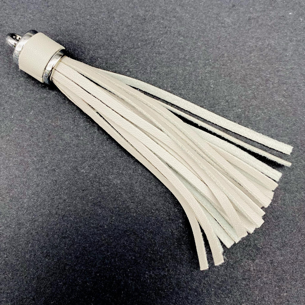 
            
                Load image into Gallery viewer, Tassel - Silver
            
        