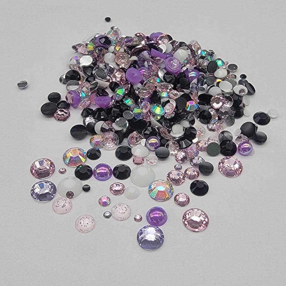 
            
                Load image into Gallery viewer, Multicolored Rhinestone Mix - Te Amo - RESIN
            
        