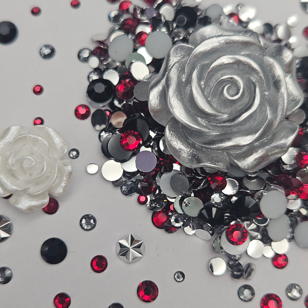 
            
                Load image into Gallery viewer, Makers Mix - Romantasy - RESIN
            
        