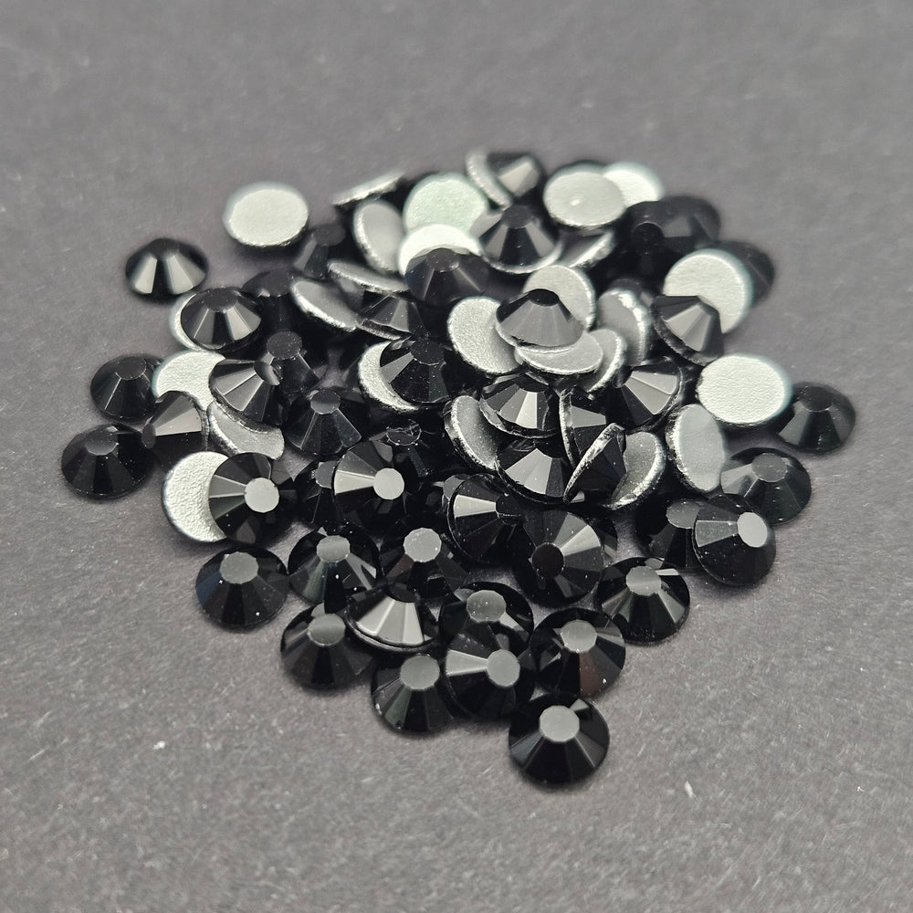
            
                Load image into Gallery viewer, Single Color Rhinestones - Jet Black - GLASS
            
        