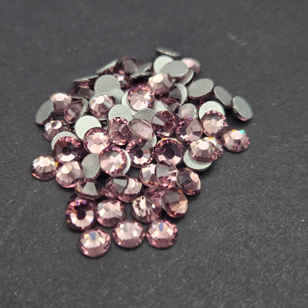 
            
                Load image into Gallery viewer, Single Color Rhinestones - Light Amethyst - GLASS
            
        