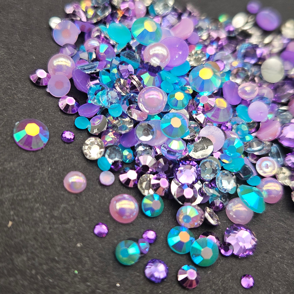 
            
                Load image into Gallery viewer, Multicolored Rhinestone Mix - Enchanted - RESIN
            
        