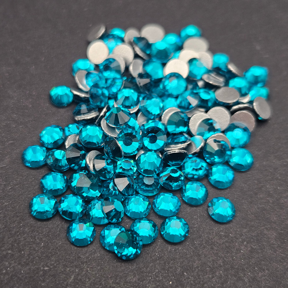 
            
                Load image into Gallery viewer, Single Color Rhinestones - Peacock Blue - GLASS
            
        