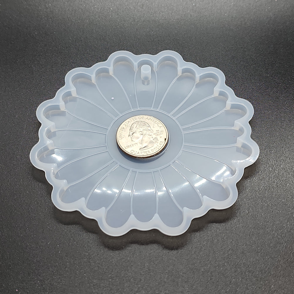 
            
                Load image into Gallery viewer, Daisy Keychain Mold
            
        