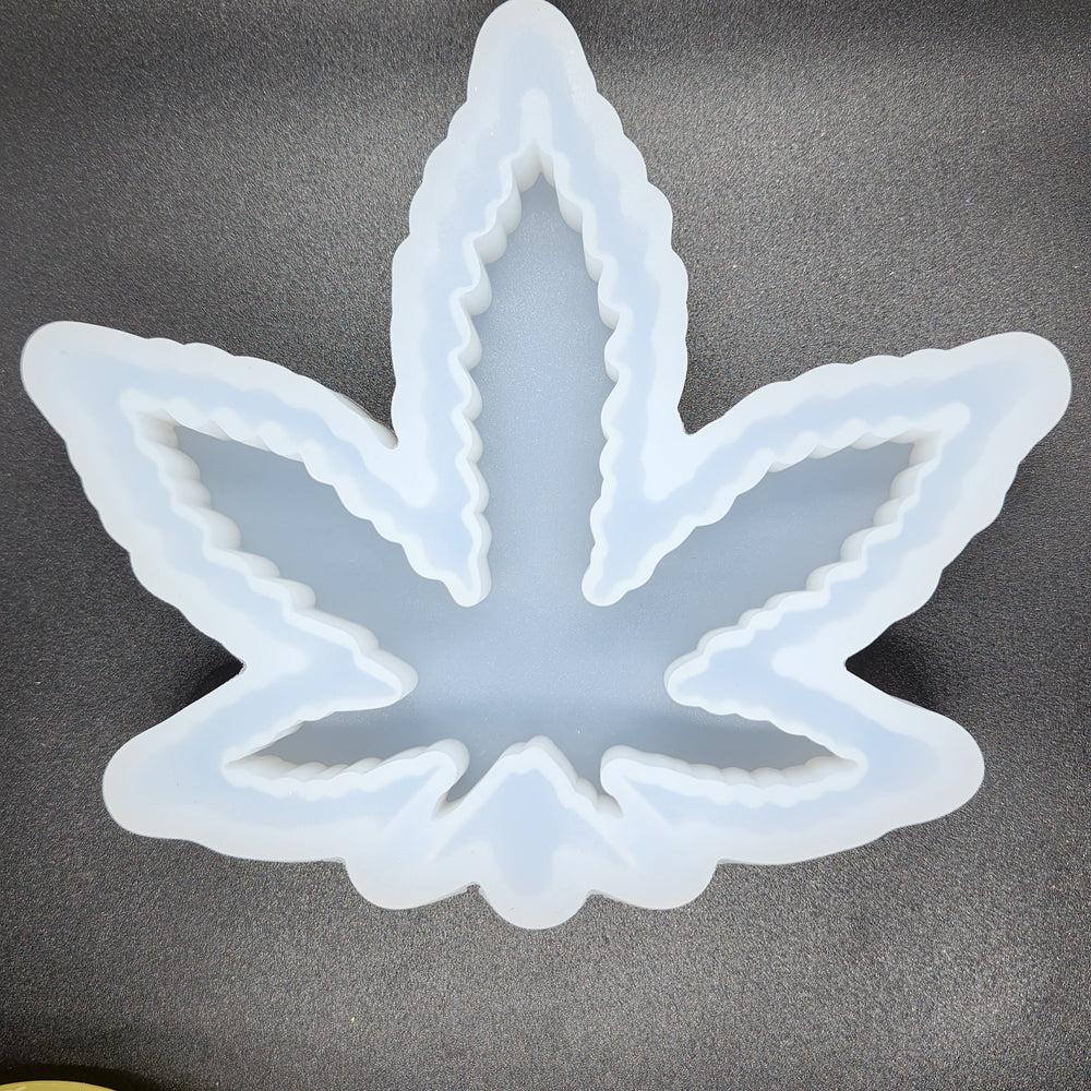 
            
                Load image into Gallery viewer, Weed Leaf Ashtray Mold
            
        
