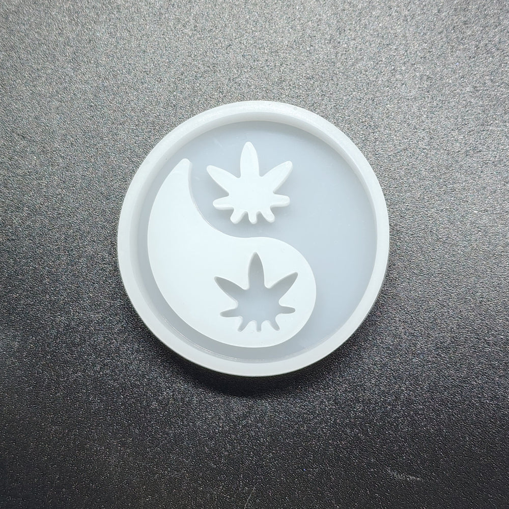 
            
                Load image into Gallery viewer, Ying Yang Weed Mold
            
        