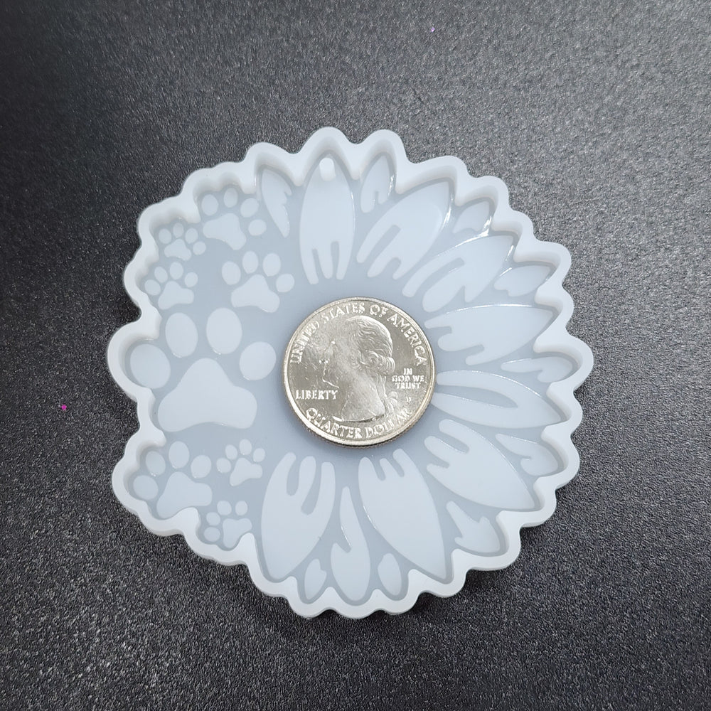 
            
                Load image into Gallery viewer, Sunflower Paw Keychain Mold
            
        